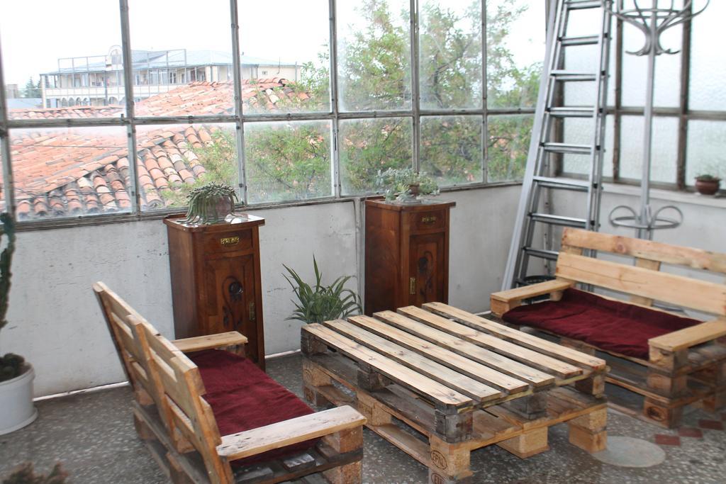 Tlt Guest House Telavi Exteriör bild