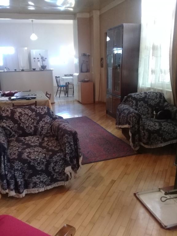 Tlt Guest House Telavi Exteriör bild